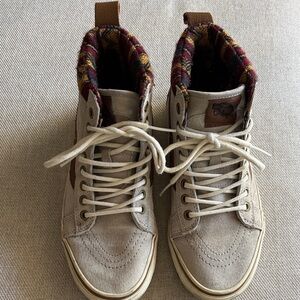 High-Top Vans- sk8-Hi MTE shoes